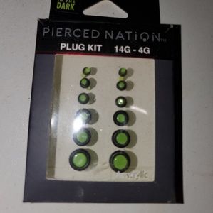 Glow in the dark plug kit